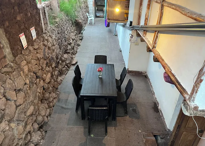 Intihuatana Guest house *